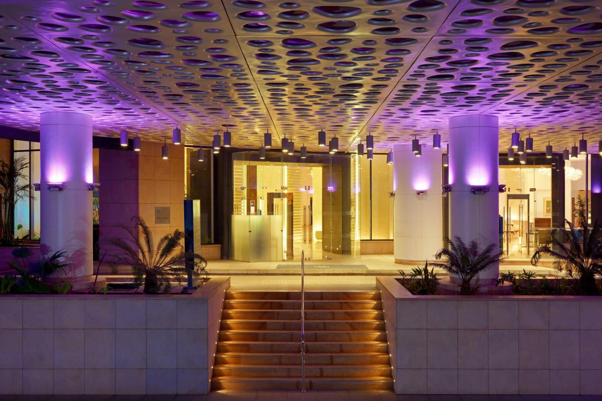 Sheraton Cairo Hotel & Casino Giza Exterior foto The lobby of the hotel