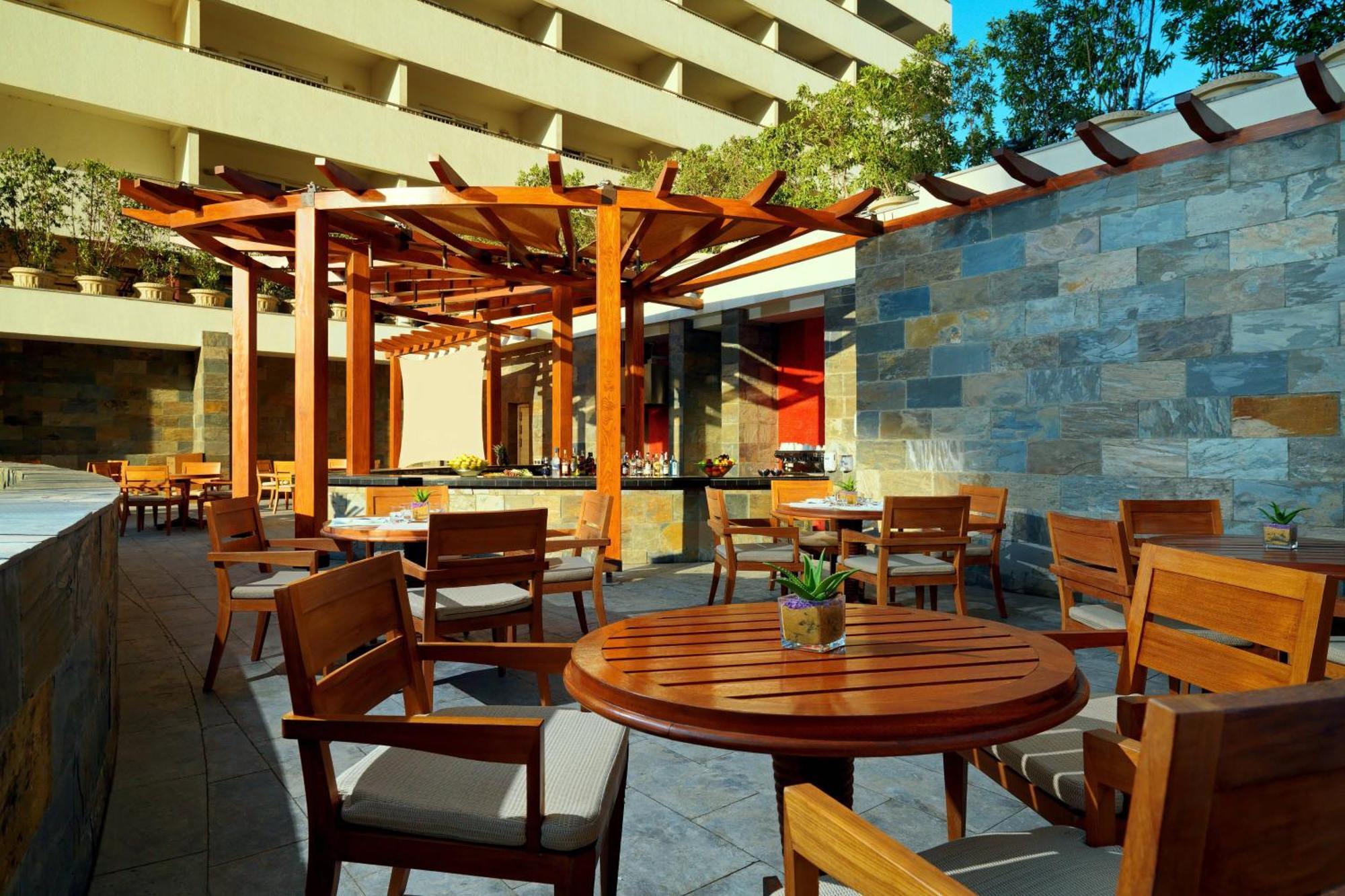 Sheraton Cairo Hotel & Casino Giza Exterior foto The Terrace