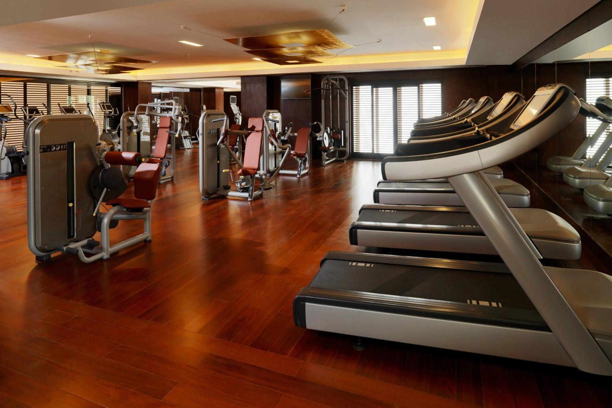 Sheraton Cairo Hotel & Casino Giza Exterior foto The gym at the hotel