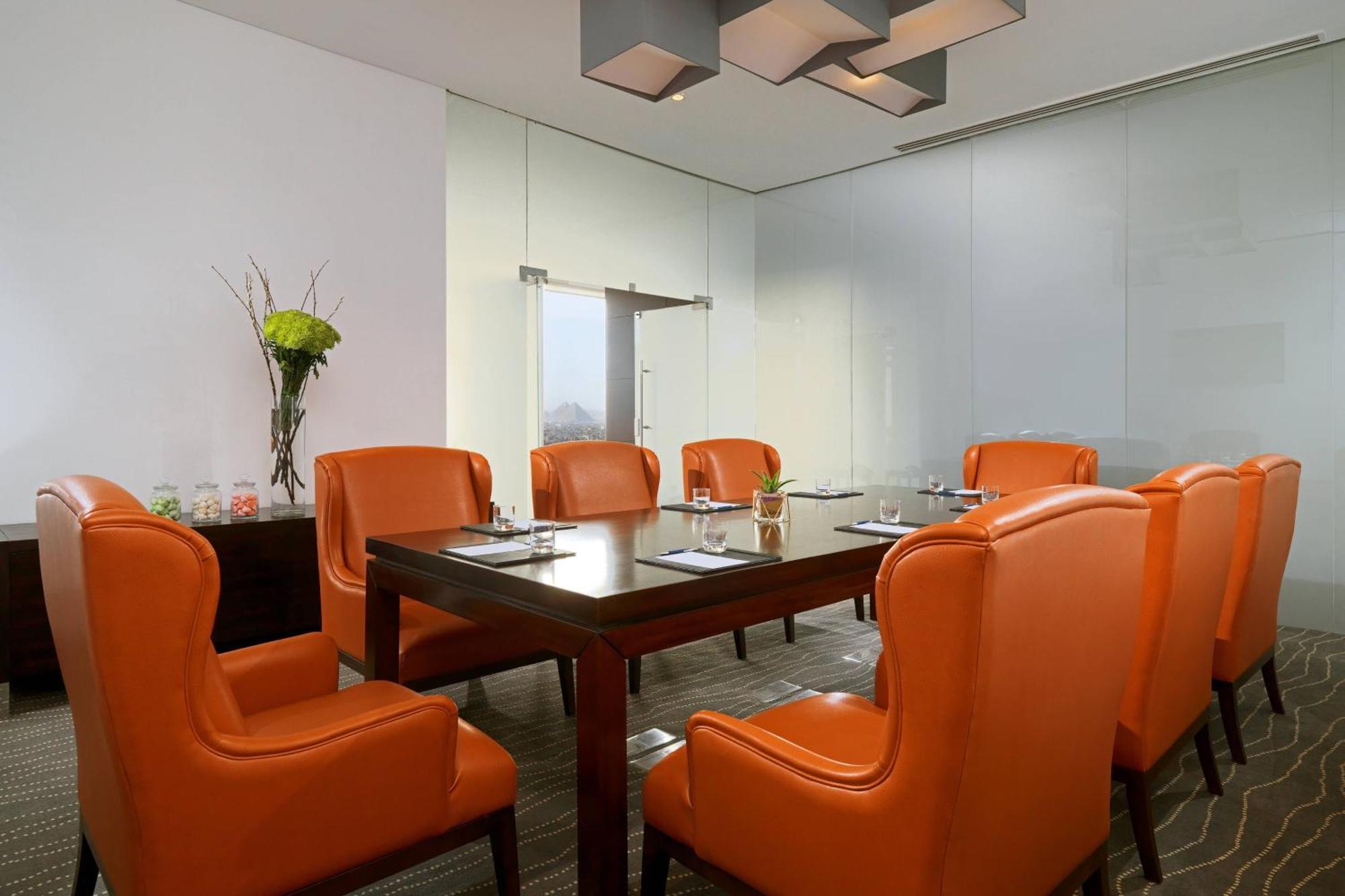 Sheraton Cairo Hotel & Casino Giza Exterior foto Meeting room at the hotel